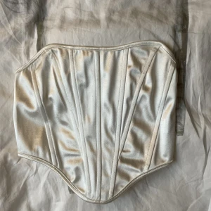 Korsettopp - Söt korsettopp. Inte kommit till användning🫶