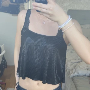 Svart topp - Topp som inte är använd🥰skriv för mera bilder eller likande