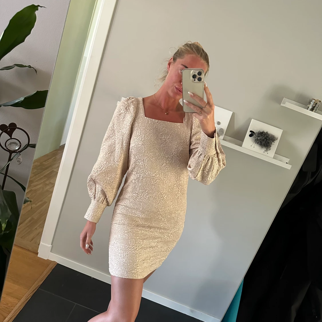 Klänning med fint mönster