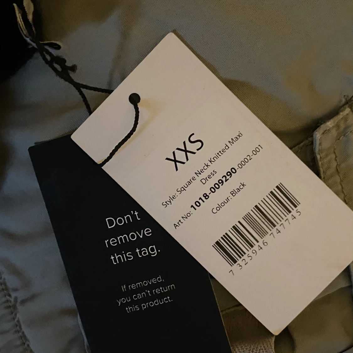 Helt ny! Stickad strandklänning i svart NAKD  - 91