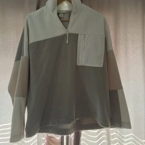 Flis tröja!  - Andvänd Max 3 gånger, ser ut som ny.