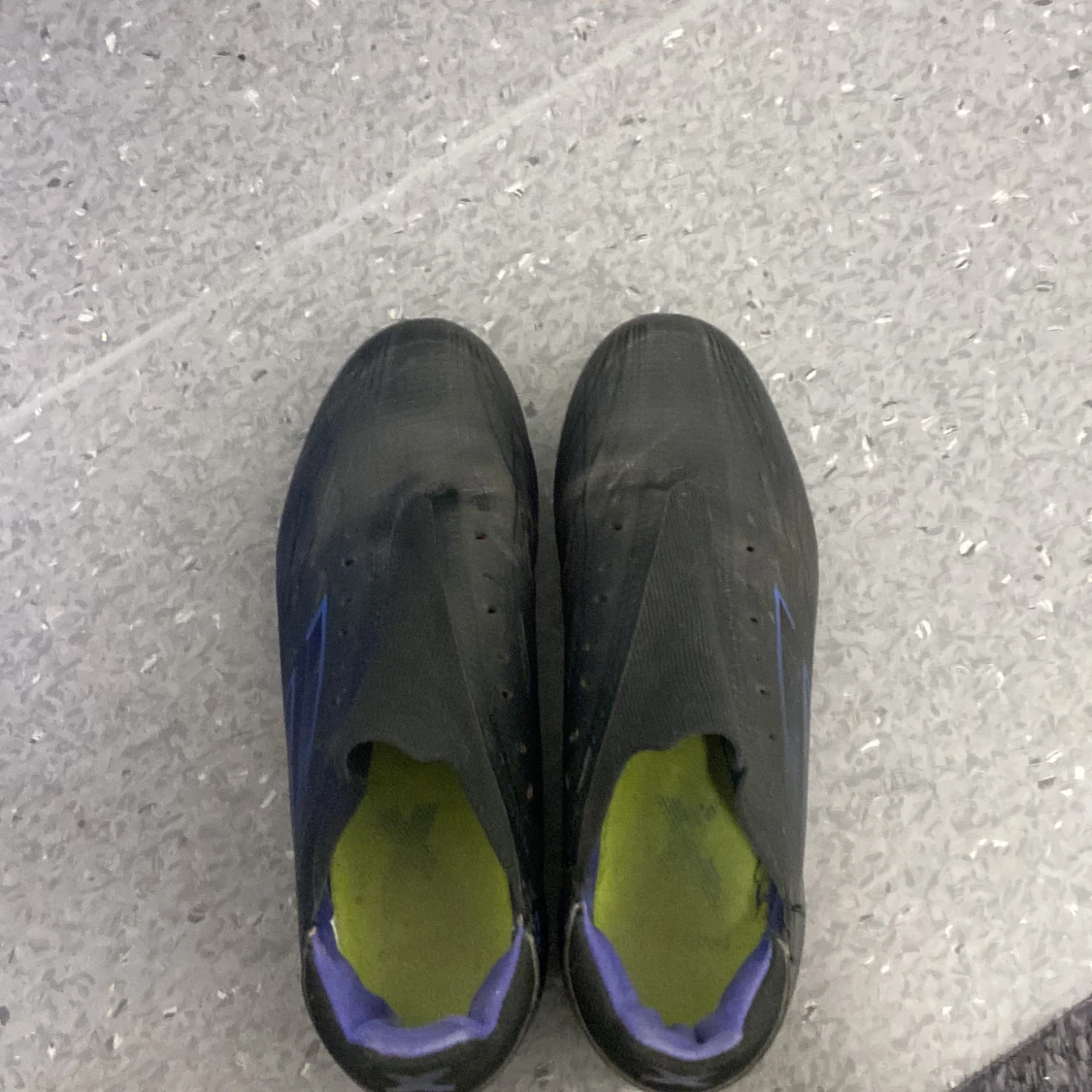 Adidas fotbollsskor  - 91