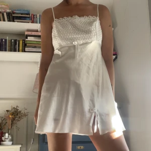 Slipdress💟 - Supersöt köpt secondhand! Jag är en S och 170 cm❣️