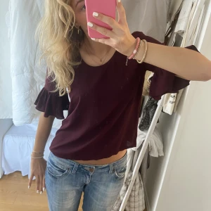 Vinröd blus - Så fin vinröd blus som inte kommer till användning💕