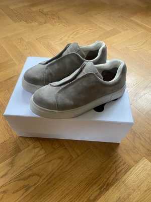 Eytys Doja - Sjukt fräscha Eytys skor som är nästintill nya. Box ingår. Har även kvitto. Köpta på Vallgatan 12 i Göteborg. Slutsålda nästan överallt. Priset är inte hugget i sten👍