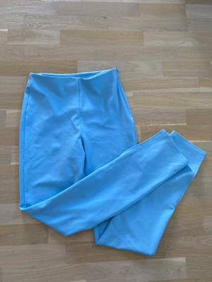 Kostymbyxor  - Blåa kostymbyxor  Storlek M