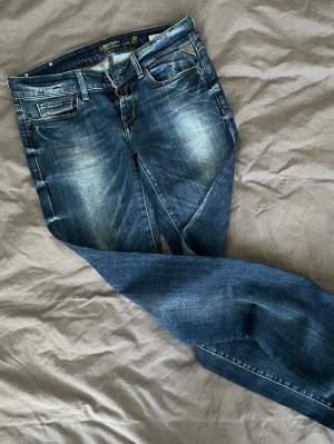 Jättefina Replay Pearl jeans. 27/34