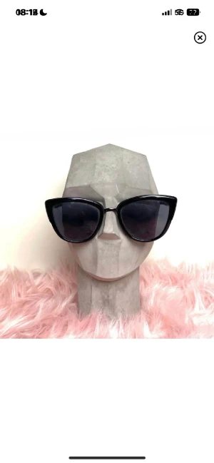 H&M solglasögon!  - Säljer dessa super snygga glasögonen som är köpta från H&M. Använda ett par gånger men inga defekter. Frakt tillkommer 20kr❗️