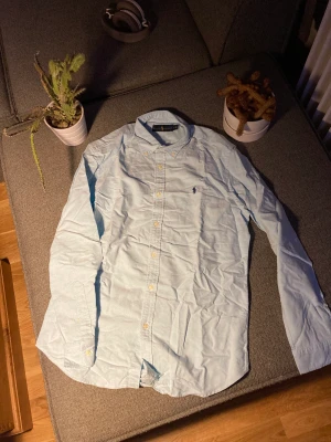 Ralph lauren skjorta  - Oanvänd Ralph lauren pike från några år sen Var aldrig min stil