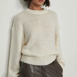 Stickad tröja  - superfin stickad tröja från nakd! Skriv vid intresse🤍