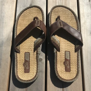 Flip flops från reef - Säljer dessa fina flip flops i storlek 42 från reef, de är i toppen-skick och köpta i Australien.