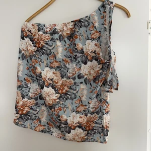 Topp - Topp från Shein  Aldrig använd  Köpt i år 