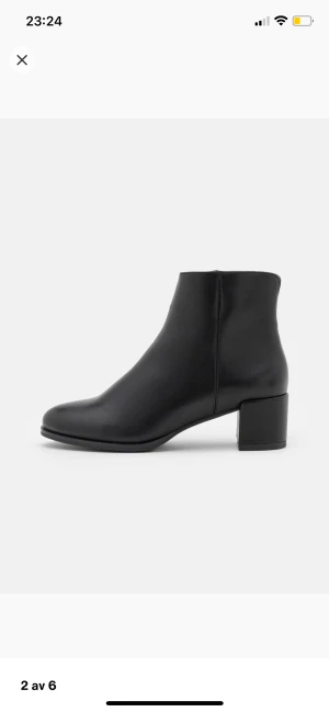 Boots - Boots med klack, helt oanvända ifrån Anna field.