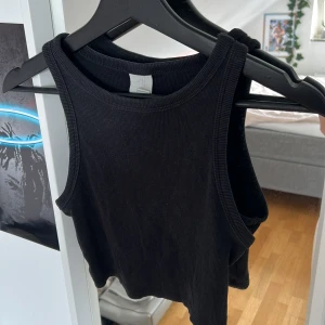 Rivbat linne - Supersnygga ribbat linne 💞köpare står för frakt pris 