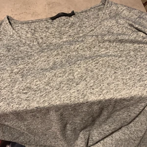 Grå Långärmad storlek S - Grå långärmad från åhlens som inte kommer till användning 