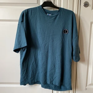 District 46 tshirt  - District 46 t-shirt använd en gång. Strl  XL