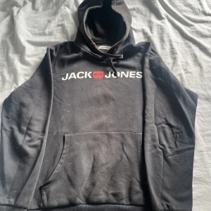 Jack & Jones hoodie - Säljer då den inte används