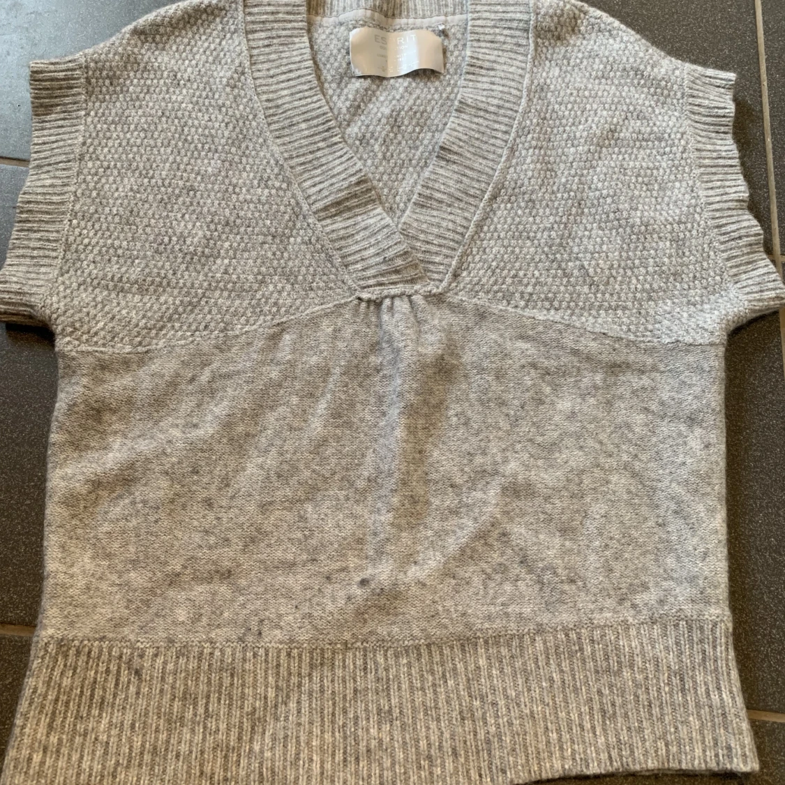 Stickad grå blus  - 90