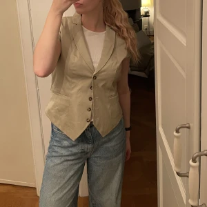 Väst - Beige väst! 