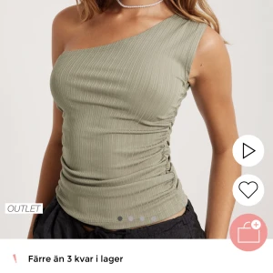 Topp med korsad en arm  - Aldrig använd 