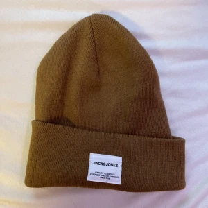 Jack n Jones mössa - Skriv för info och bilder