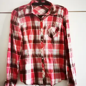 Shirt from Forever 21. Size S. Used few times. Good condition 