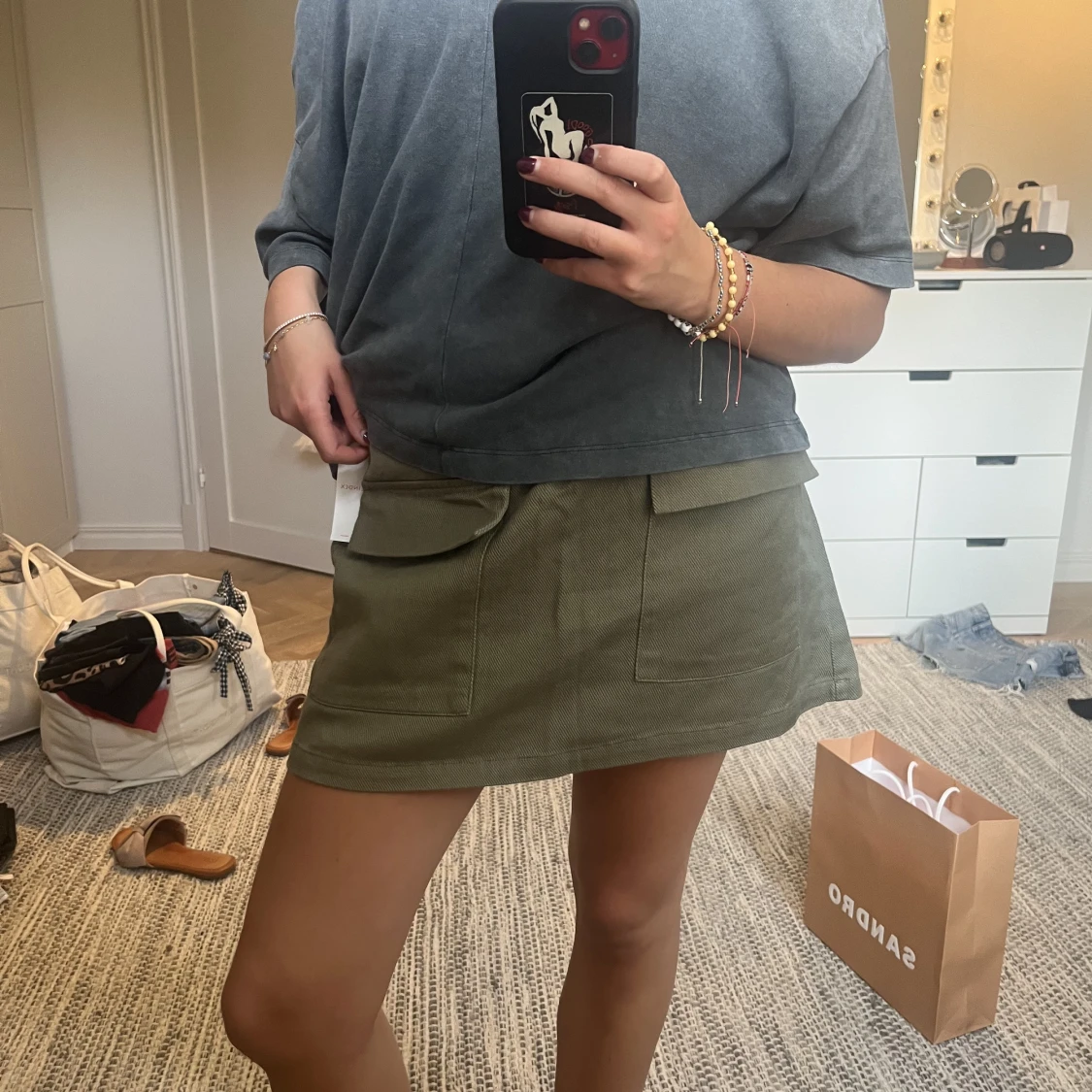 Militärgrön kjol med fickor  - 90