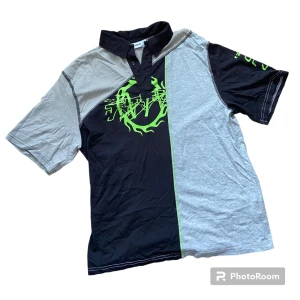 Oversize piké  - Följ profilen och få 5% i rabatt   Produktens skick:mycket god   Storlek: XS (herr)  Passform: stor i storleken (passar som S/M  För mer info, kontakta mig 😀 