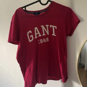 T-shirt  - Fint skick 