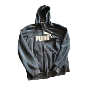 Puma zip up hopdie - Skick: 7/10 använd  Strl: M 
