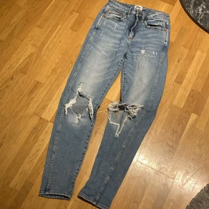 Jeans  - Stretch jeans med hög midja 