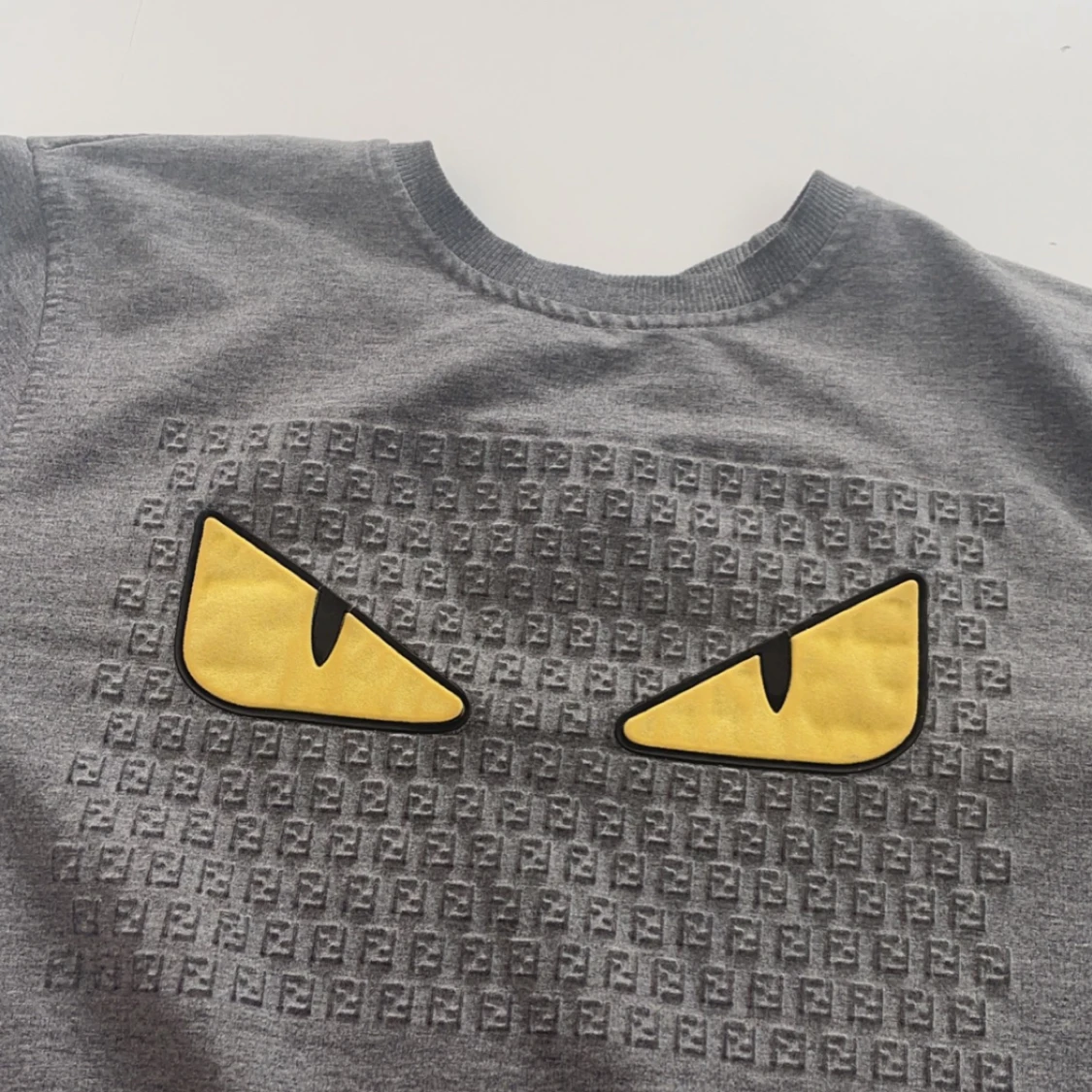 Fendi sweatshirt (L)