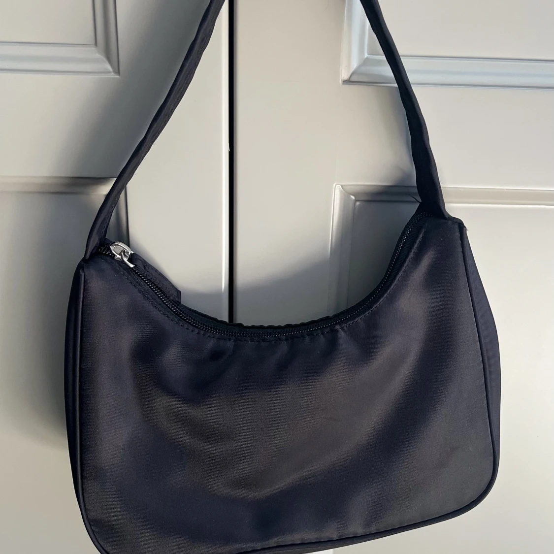 handväska / shoulderbag från monki 🩶