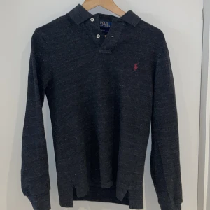 Ralph lauren piké  - Aldrig använd  Skick 10/10 Storlek S