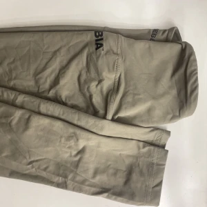 Nebbia träningstights med scrunch  - Träningstights som framhärver rumpan på bästa sätt med scrunch. Mycket stretchiga! Passar XS-M