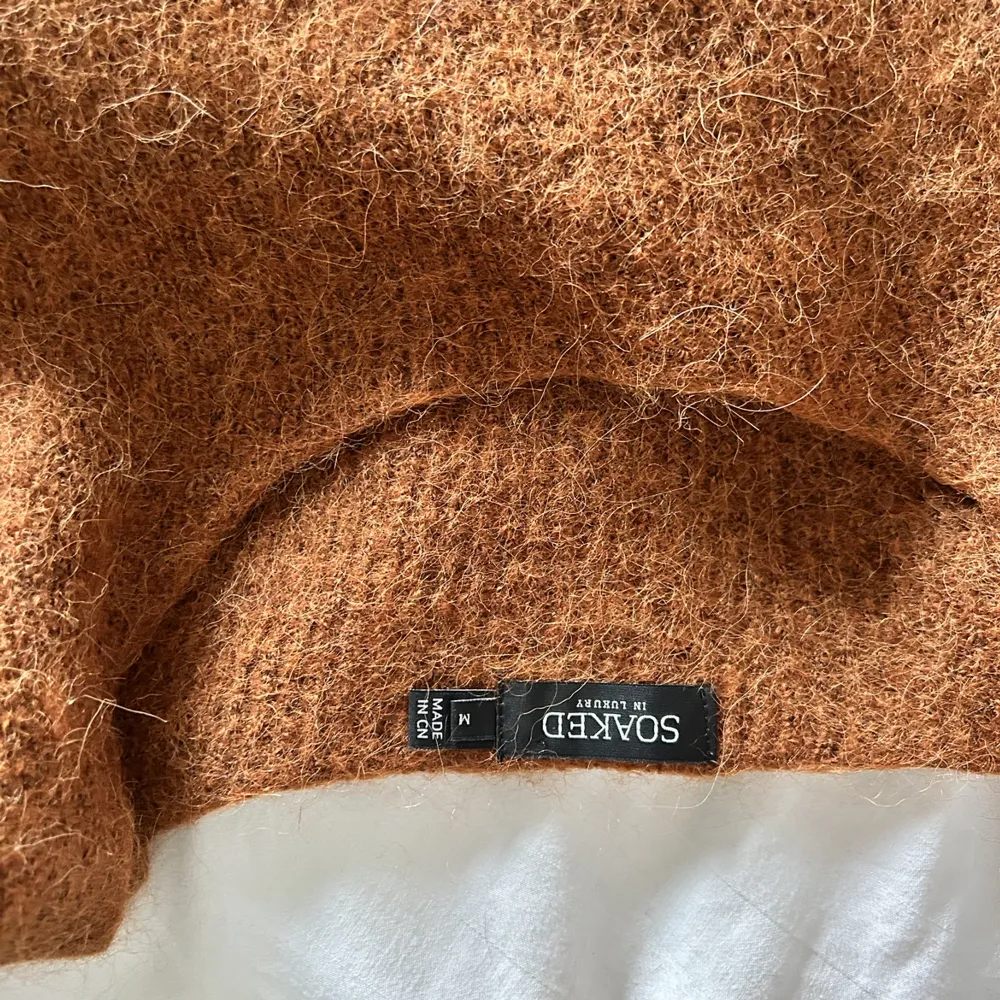 Stickad T-shirt från Soaked in luxury. 30 % alpaca, 25% ull, jätteskön och inte alls sticksig. Stickat.