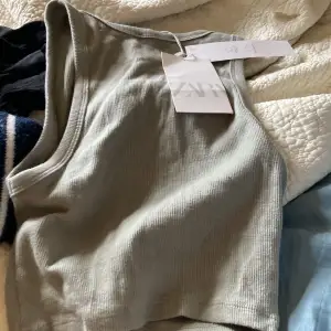 Ett helt nytt linne från Zara i toppskick och med lapp