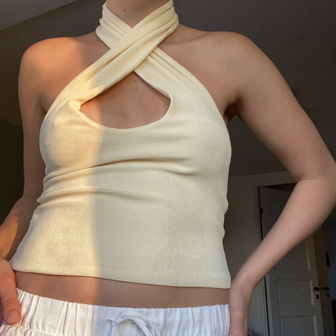 With Jéan Halterneck Top