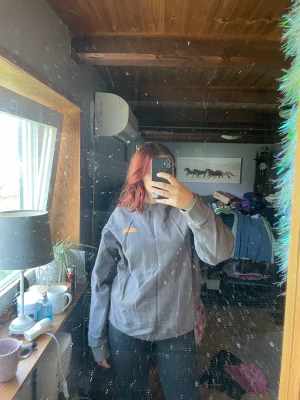 Hood - Tröja aldrig använd 