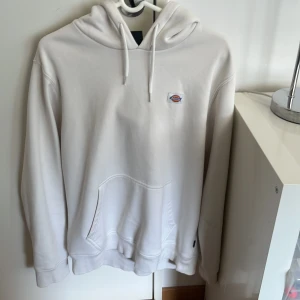 Dickies hoodie - Nästan helt oanvänd, storleken är medium