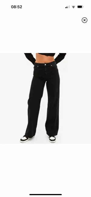 Monki jeans  - Svarta Monki jeans i super fint skick 