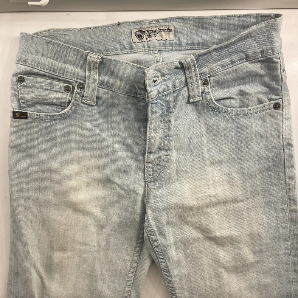 Aldrig använda, low waist, storlek 27/34 små i storleken (XS). Jeans & Byxor.