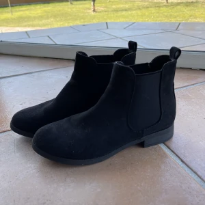 Skor - Oanvända höst/vår skor St 38