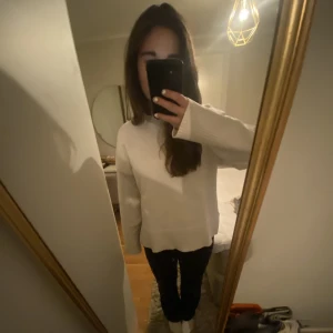 juciy byxor  - juicy byxor i mörkblå passar mig som är 160 (uppsydda) inte använda minst 450