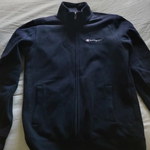 Champion zip - 10/10 aldrig använd köpt för 650kr