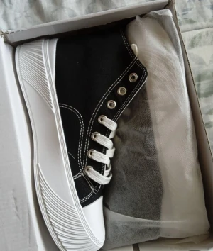 Vans - Säljer Vans dem är icke använda och är i storlek 38