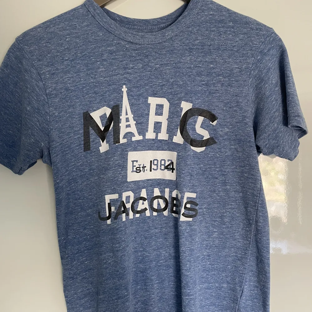 Super fin och skön Marc Jacobs T-shirt , komme ringe till användning längre . T-shirts.