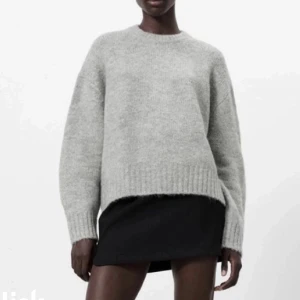 Stickad tröja - Jättefin grå stickad tröja från zara. Använd ett fåtal gånger, använd gärna köp direkt!💕