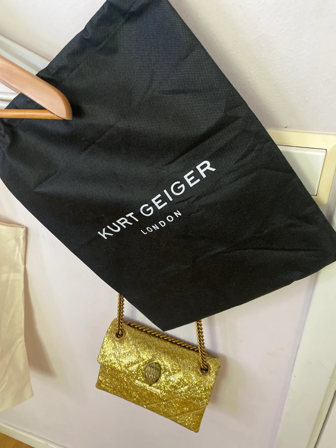 INTEESSKOL PÅ MIN FINA Kurt geiger london 