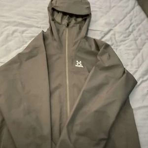 Haglöfs jacka - En vind jacka från Haglöfs som är använd ett få tal gånger. Köpte den för 1800